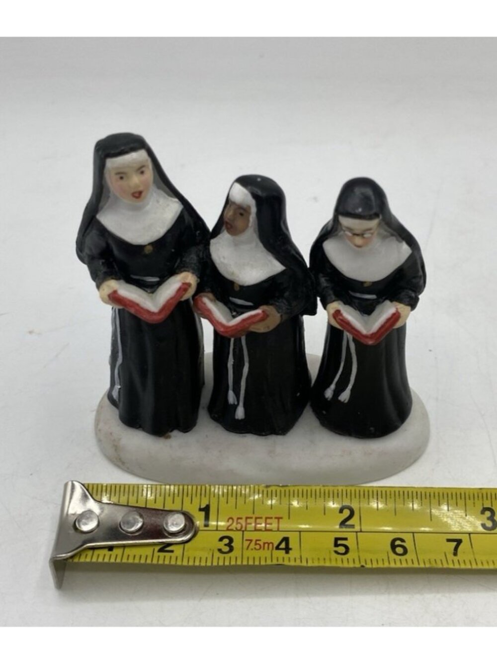 Dept 56 Praise In Perfect Harmony CIC Nuns Singing Holiday Village Christmas - Picture 8 of 12